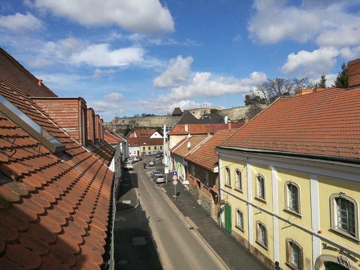 Filsdeger Royal Panzió Eger Exterior foto